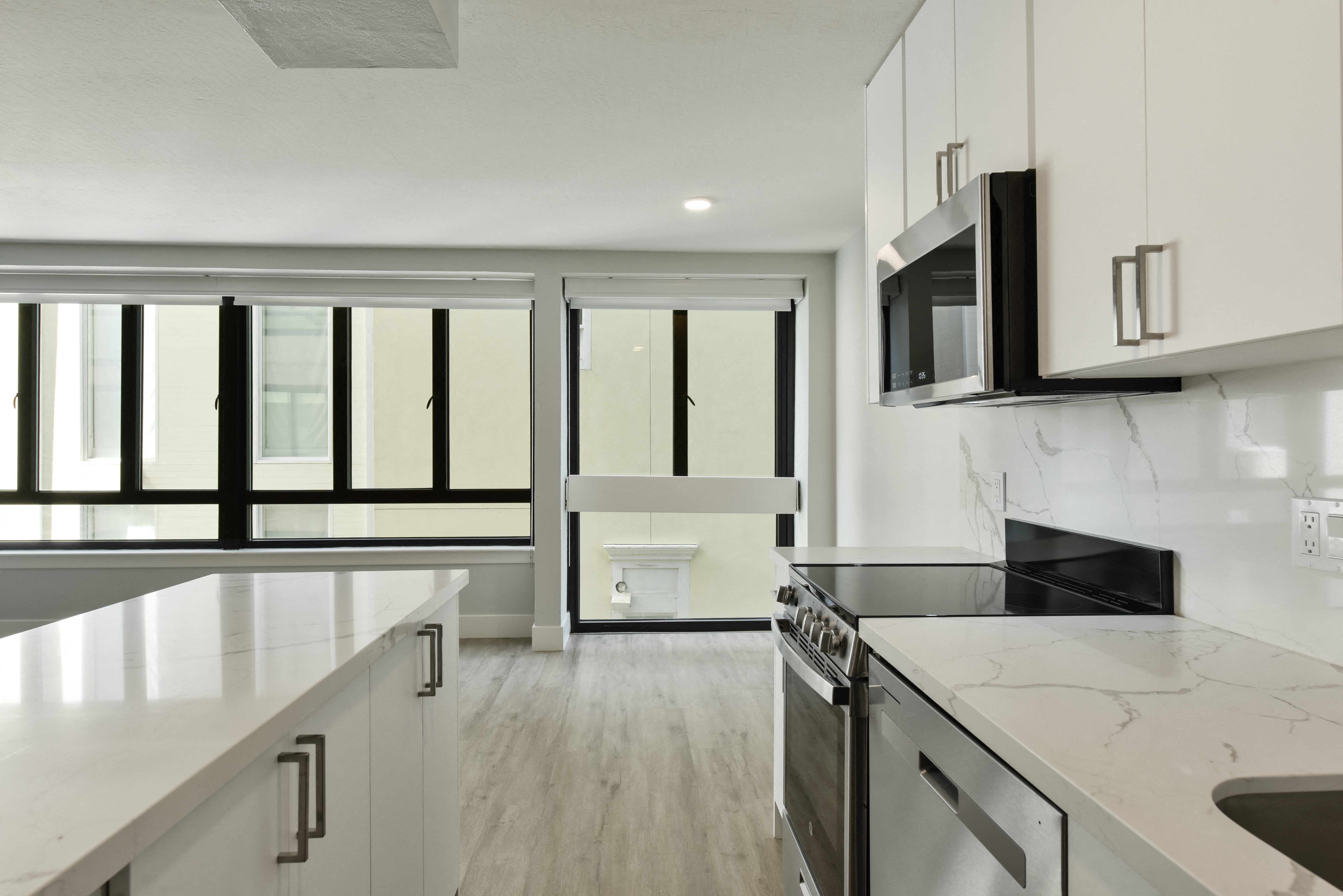 2000 Broadway Street Apartments photo 2